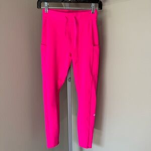 Alo Yoga Checkpoint High Waist Pocket 7/8 Leggings‎ Hot Pink-size XS Pockets